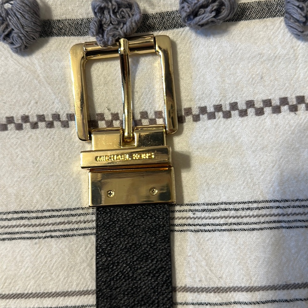 Reversible Michael Khors belt